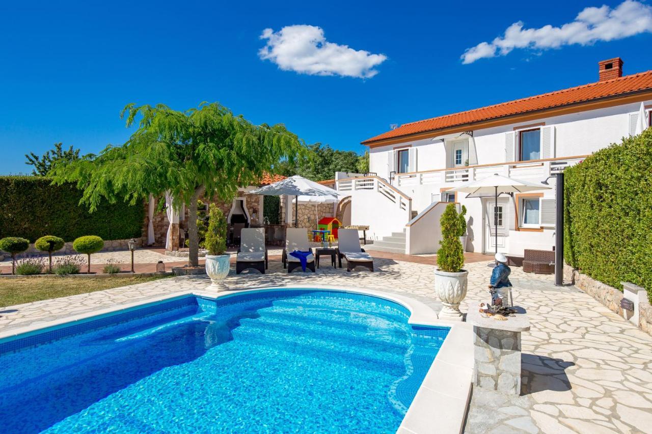 Villa Summer Oasis Dobrinj エクステリア 写真